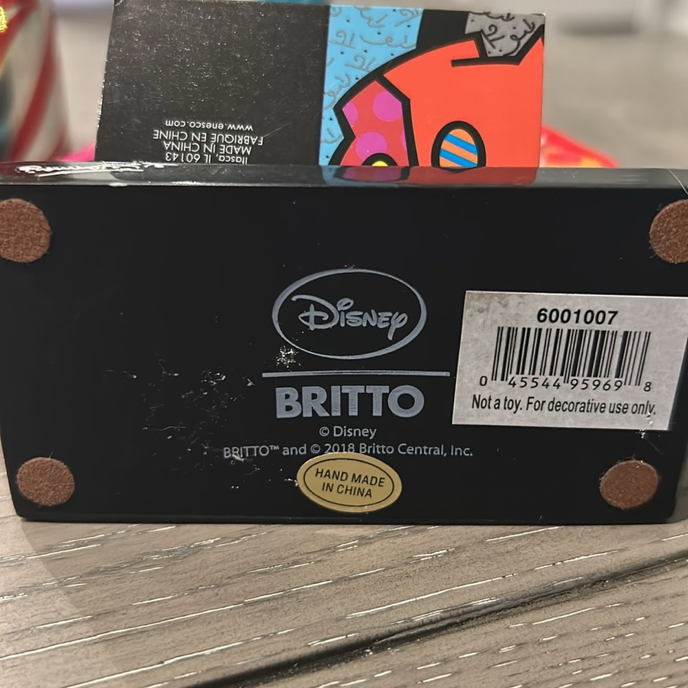 Britto - Picture 3 of 6
